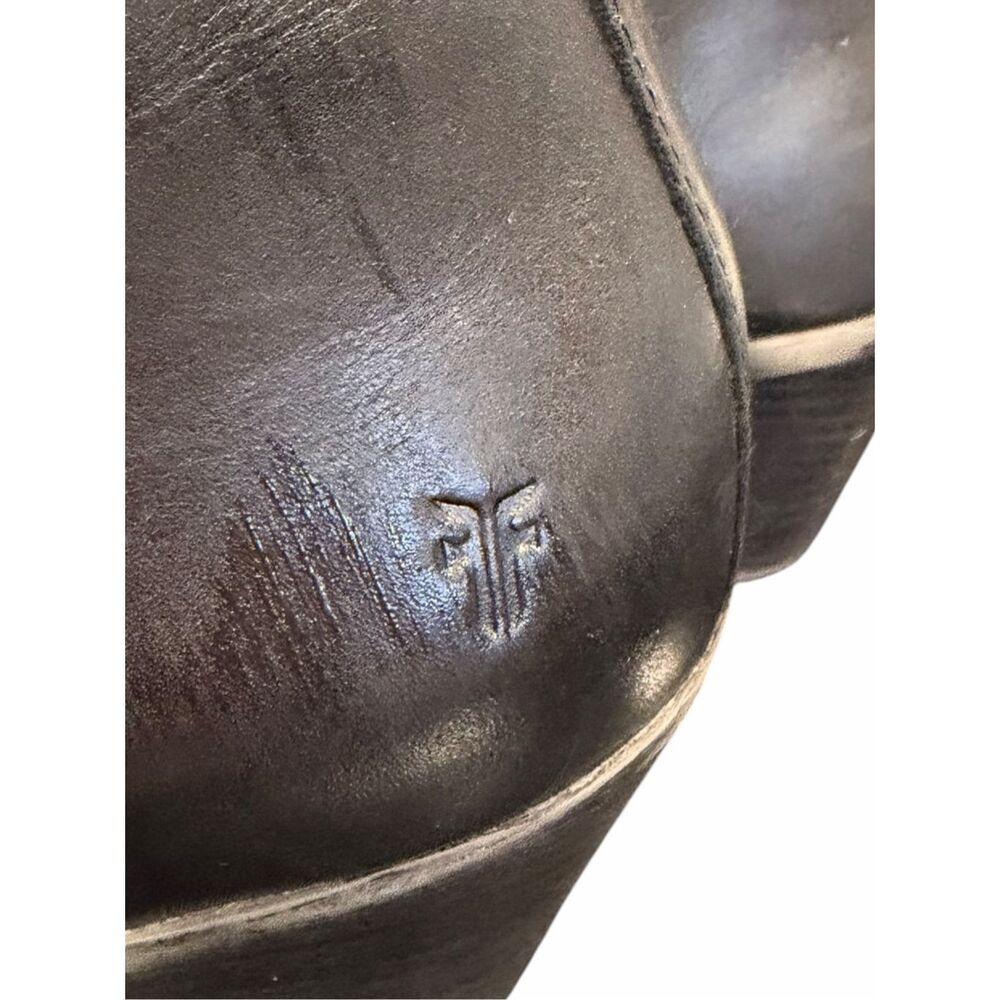 Frye - Picture 11 of 11